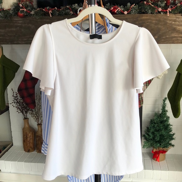 Carbon38 Tops - CARBON38 white flutter sleeve top